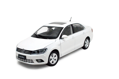 

1:18 scale VW Volkswagen New Jetta 2013 diecast model car white