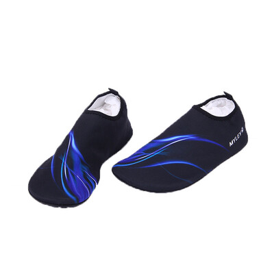 

Pancini snorkel shoes diving equipment snorkeling Sambo beach shoes shoes men&women barefoot skin soft shoes non-slip wading supplies Lycra flexible surface flame blue M code suitable for 36-37