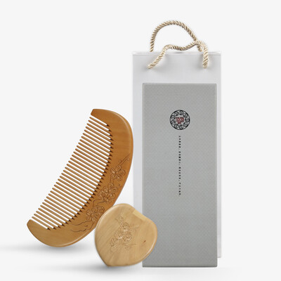 

Jingdong Supermarket Palace Court Peach Wood comb half moon ripple dense tooth birthday gift gift box packaging MX4-2