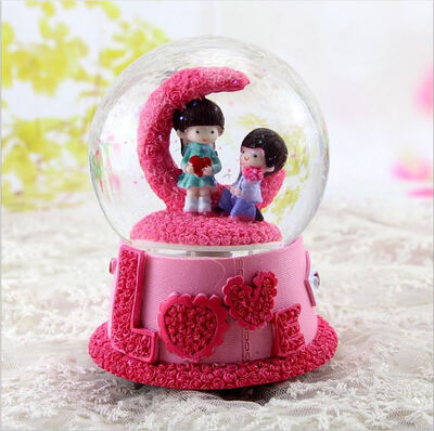 

2017 fashion moon couple roses crystal ball rotating snowflakes eight music ball music box creative gift to send girls gifts
