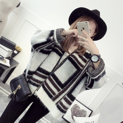 

2017 Fall new women's coat stripes loose bat sleeves sweater sweater