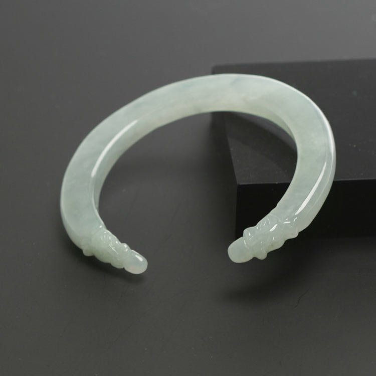 【商品品牌】:翠润福缘 【商品材质】:天然a货翡翠 【商品规格】:75
