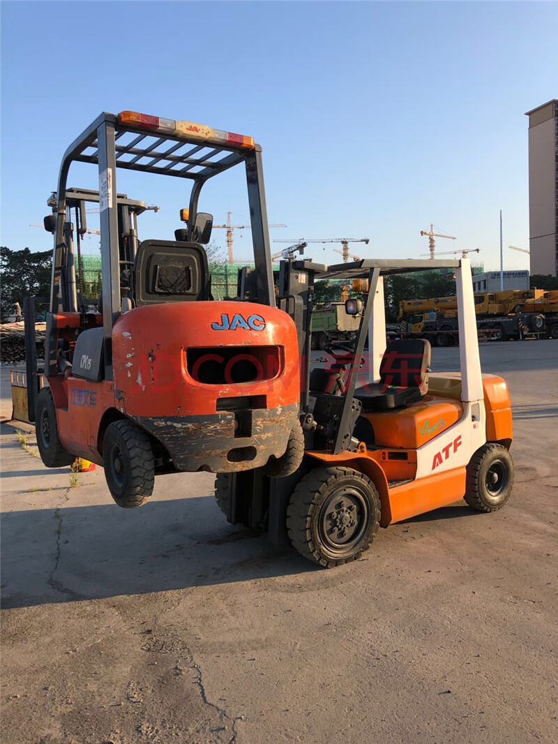 贯通拍卖5773吨atf叉车一台