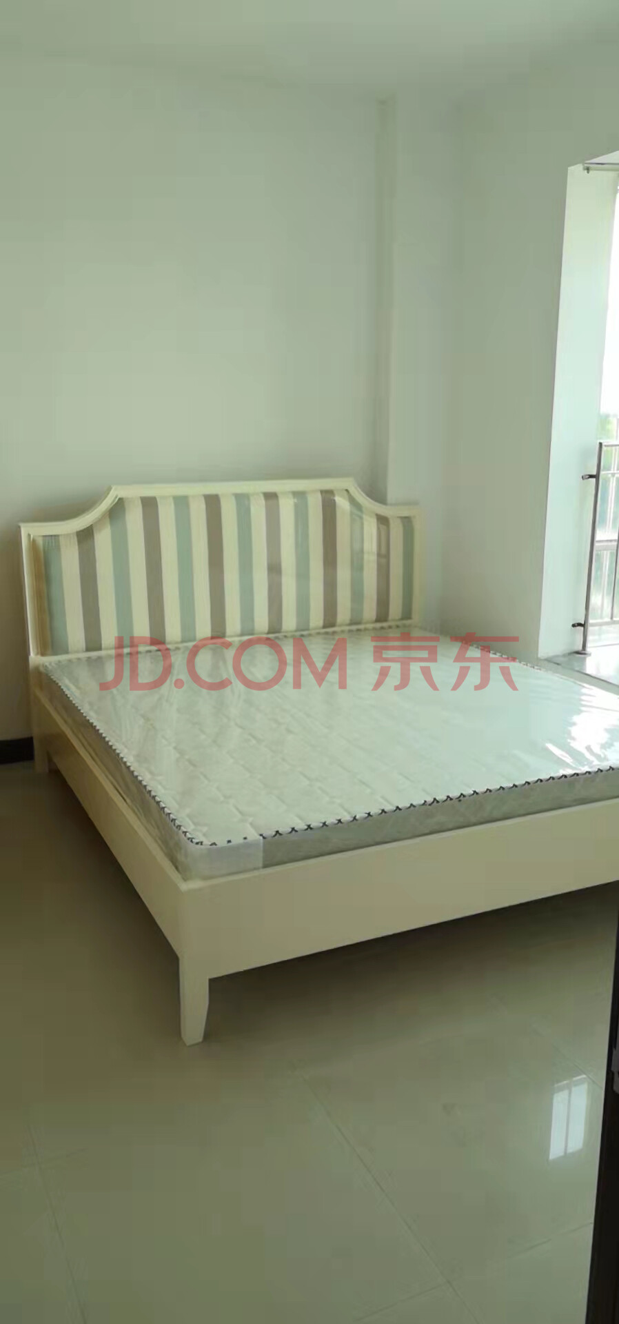 居家装饰原值3199元张出口时尚家具象牙白18米床1张型号d2101