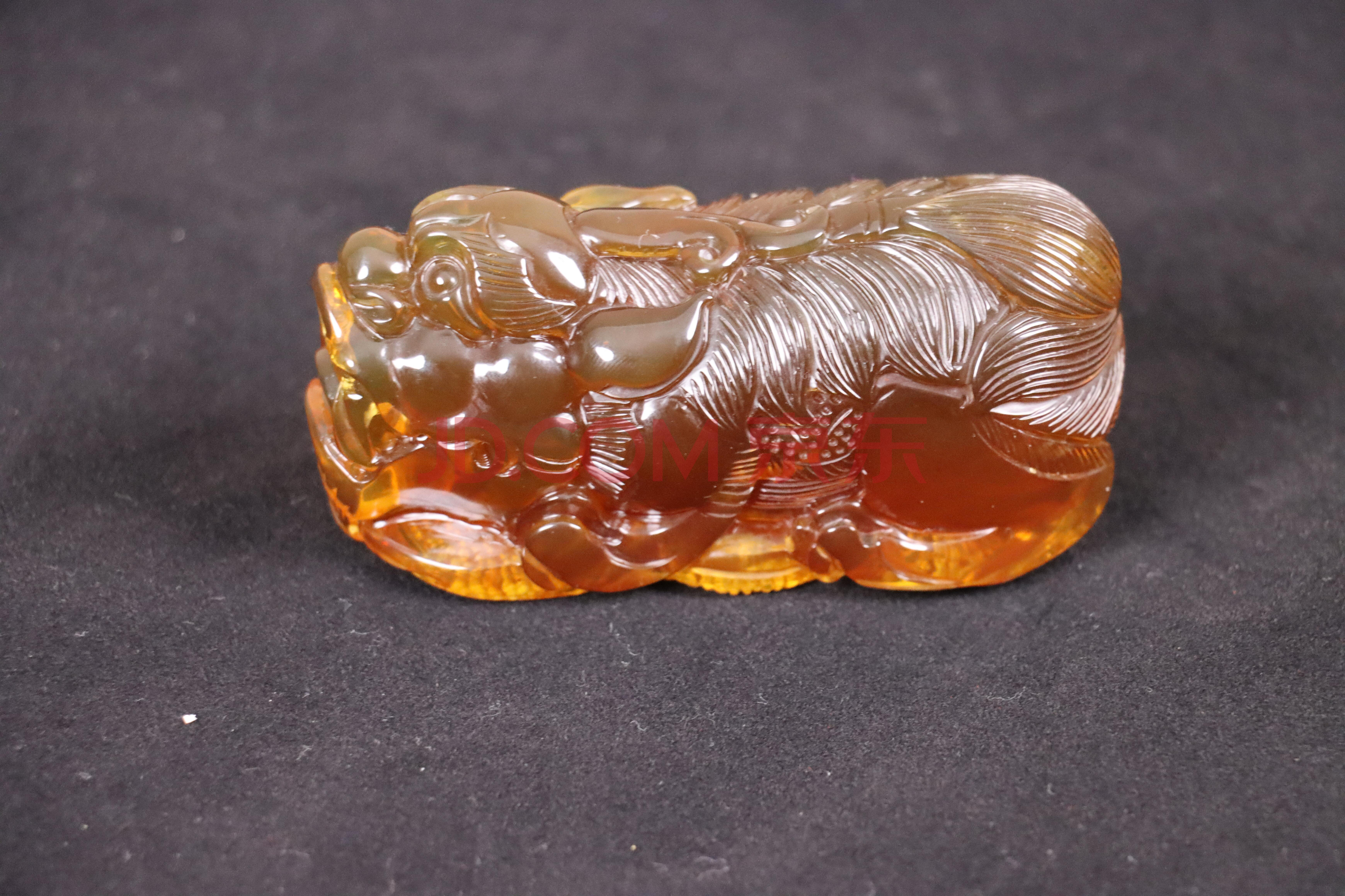 283天然琥珀雕件貔貅净重约100克