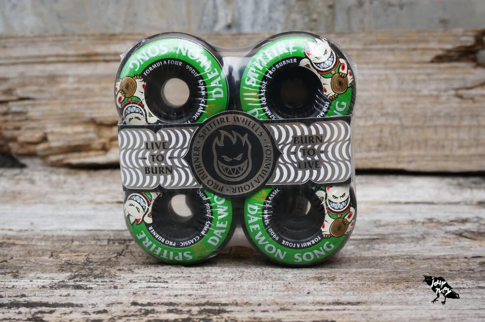 滑板轮子 小火人spitfire滑板轮子美国街式动作双翘四轮板硬轮刷街 f4