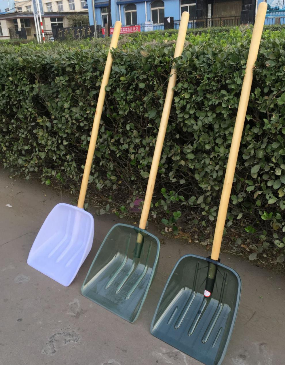 园艺用品推雪铲特大塑料铲雪铲子扫雪工具除雪铲推雪板大号锰钢淬火方