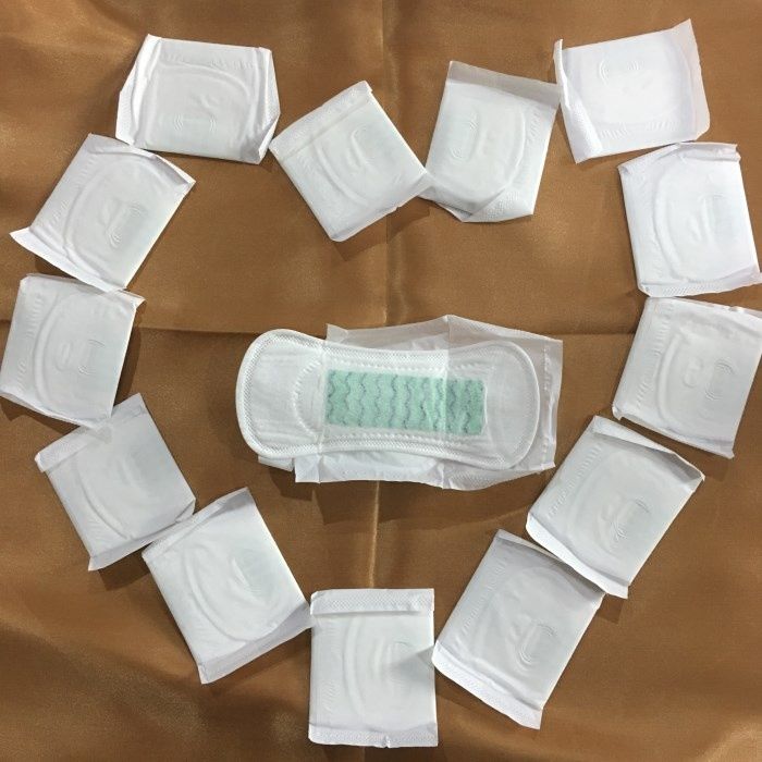 绿叶爱生活护垫棉柔亲肤含负离子芯片一包30片155mm女生新款4包护垫