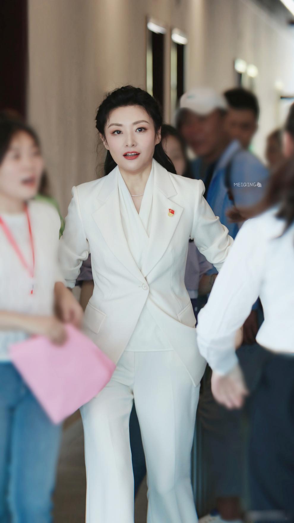 罗蒙(romon)2022春夏新款周涛同款白色职业西装套装气质显瘦西服