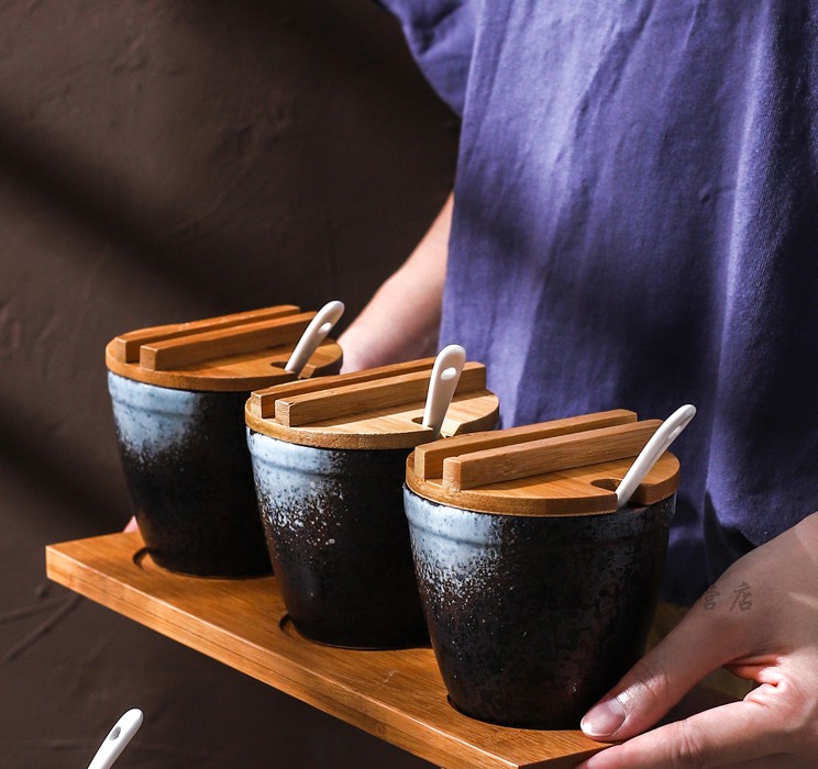 陶瓷调味罐带勺盖创意日式调料盒瓶小水缸酒店餐厅油盐辣椒罐家用调味