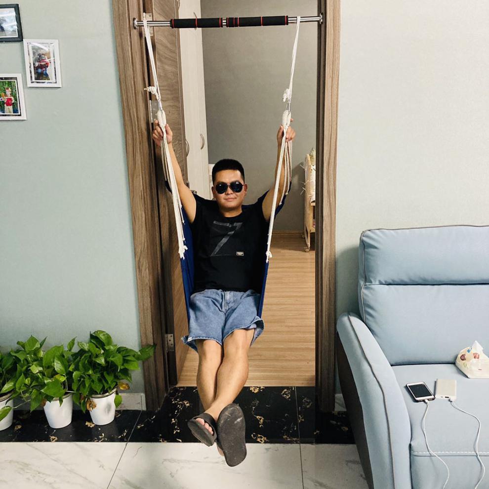 新品秋千单杠室内儿童秋千室内单杠免打孔家用小孩网红吊篮摇床吊椅