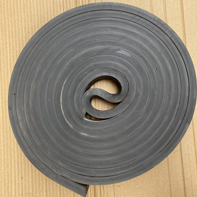 汽车大梁垫皮橡胶垫枕木垫木吊车支腿货车货箱胶垫耐磨汽车车厢用 9.