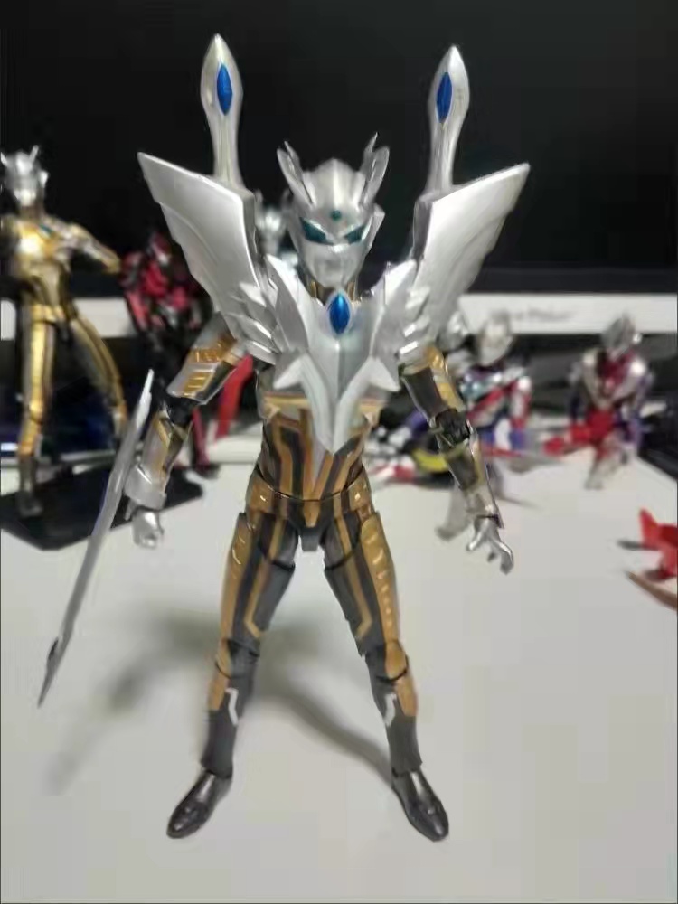 2022新款万代赛罗奥特曼shfshf光辉赛罗闪耀形态奥特曼儿童玩具关节可