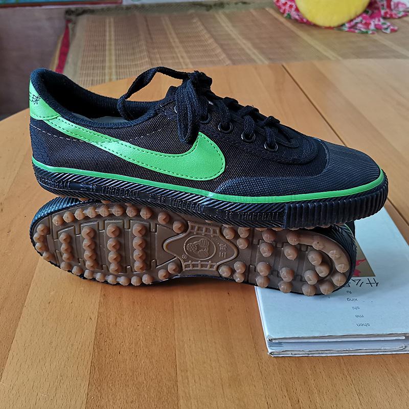 三球足球鞋钉鞋学生运动鞋石家庄男女低帮橡胶防滑帆布碎钉长钉鞋