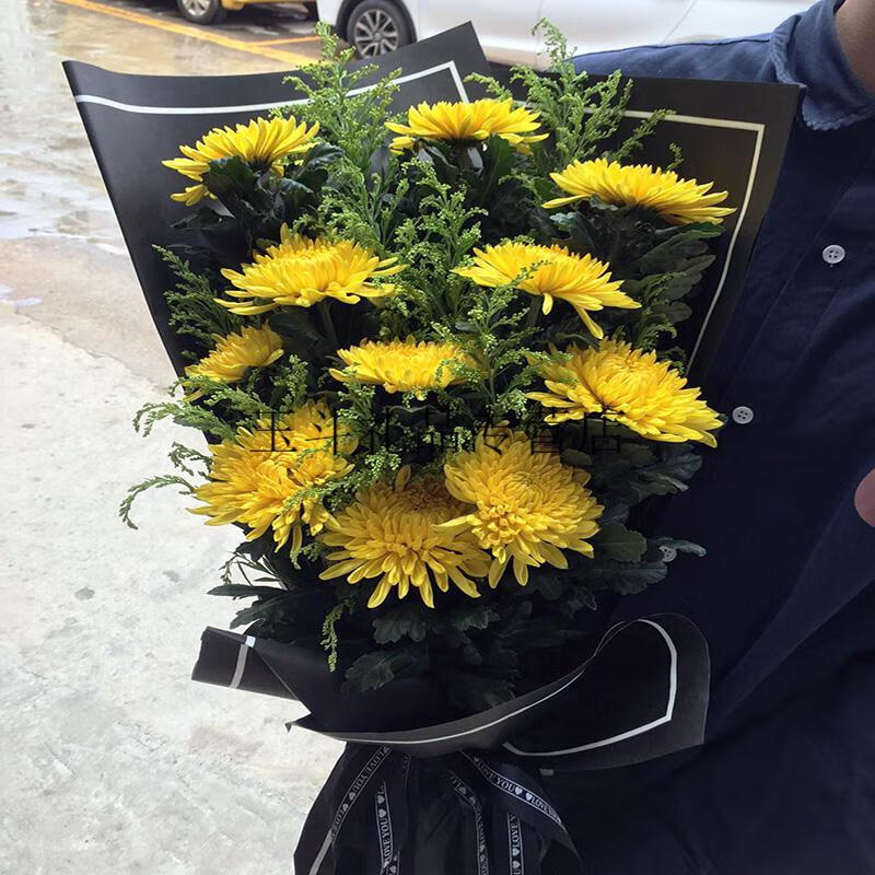 批发菊花鲜花基地直供直发云南花束水养家用散装一扎白黄10支祭拜清明