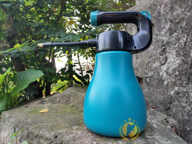 高压喷水壶新款电动喷壶万向喷头便携注水小型喷雾器浇花壶洒水壶大
