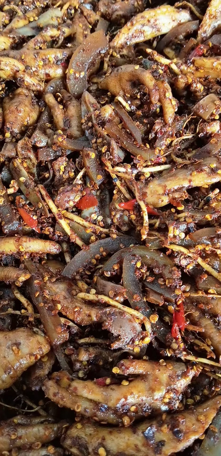 牛皮菜根佤味大杂烩鸡爪鸡脚筋三角骨鸡胗鸡翅尖苤麻辣味俱全佤味大