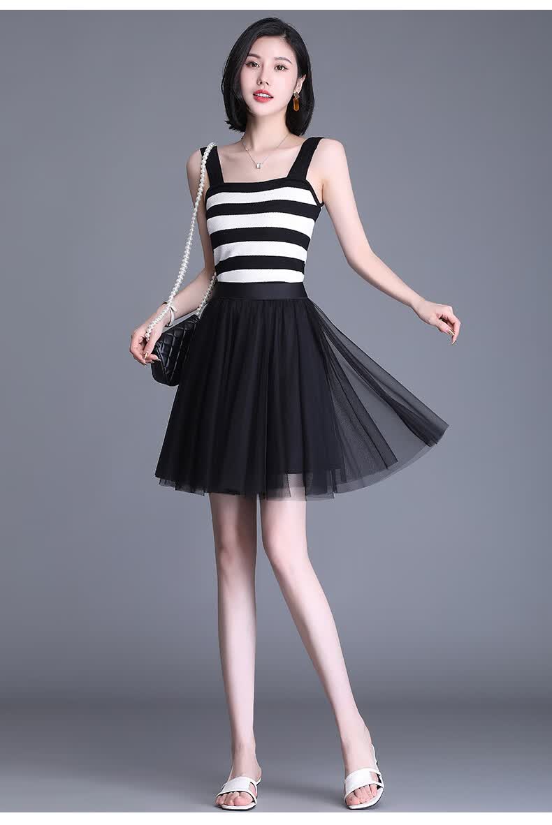 a字夏短款网纱裙2022新款夏季薄款百褶蓬蓬短裙轻奢高档女装蓝色均码