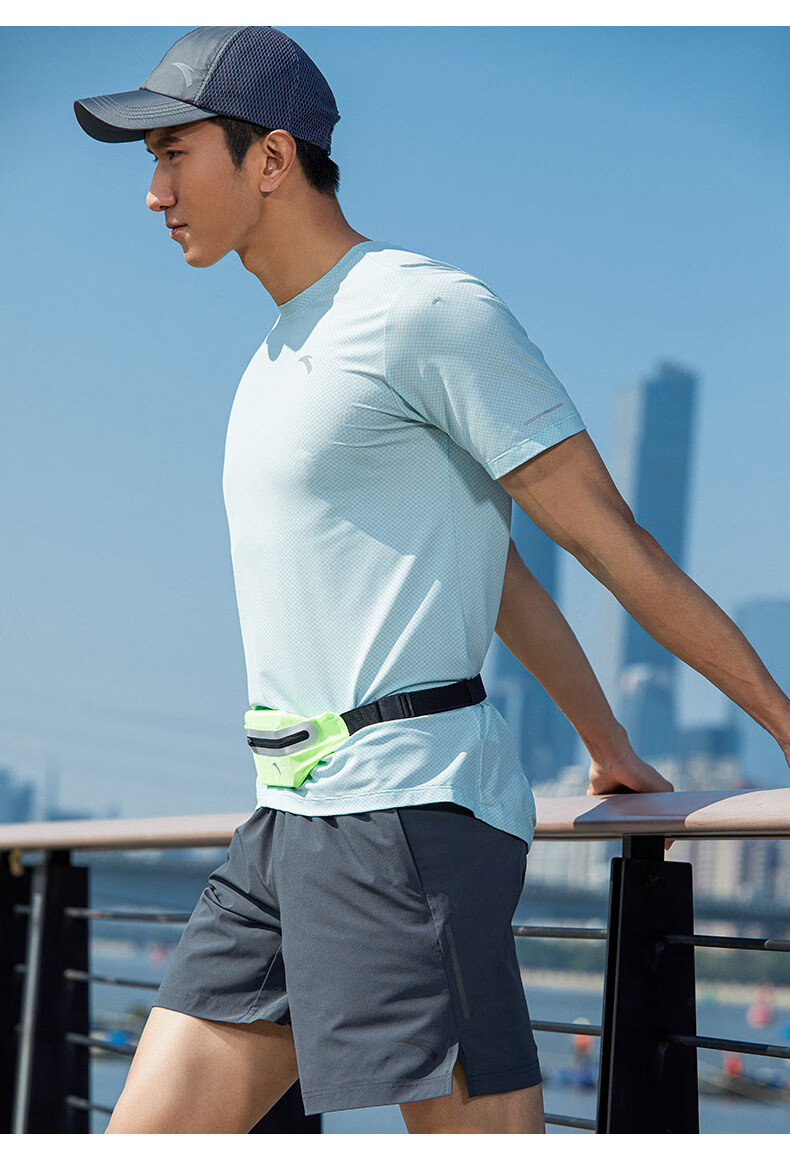 安踏跑步腰包男女2022春夏新款便携男士健身包多功能挎包休闲马拉松包