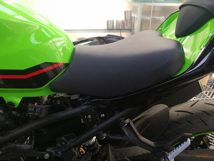 川崎新款原厂原装ninja忍者400坐垫z400原厂原装改装增高坐垫北京国产