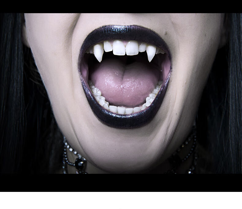 现货直发虎牙假牙可爱自然儿童树脂吸血鬼牙牙胶道具万圣节沾假牙套装