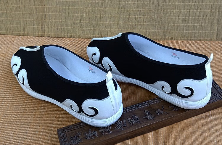 十月臣氏穿着舒服又好看的鞋子道士鞋中式老北京布鞋男云勾云头道士洒