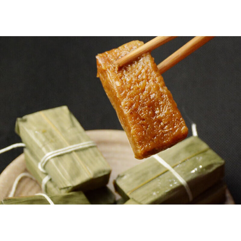 竹叶包的糯米粑粑图片