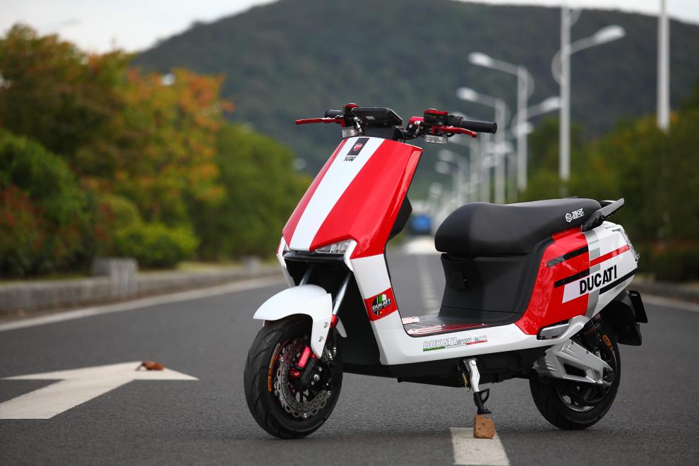 电动车电瓶车电动摩托车小牛宝g5全顺12寸中置电机72v电瓶车小龟王