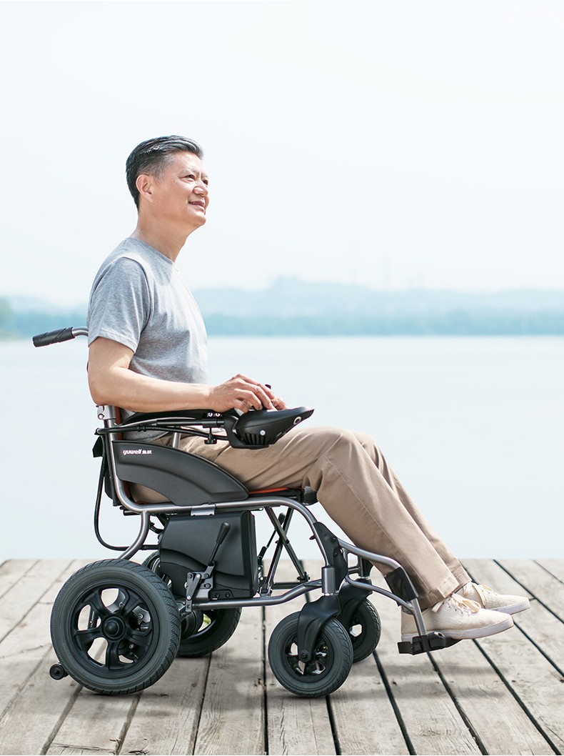鱼跃yuwell电动轮椅车可折叠轻便老人残疾人车老年人铝合金免安装智能