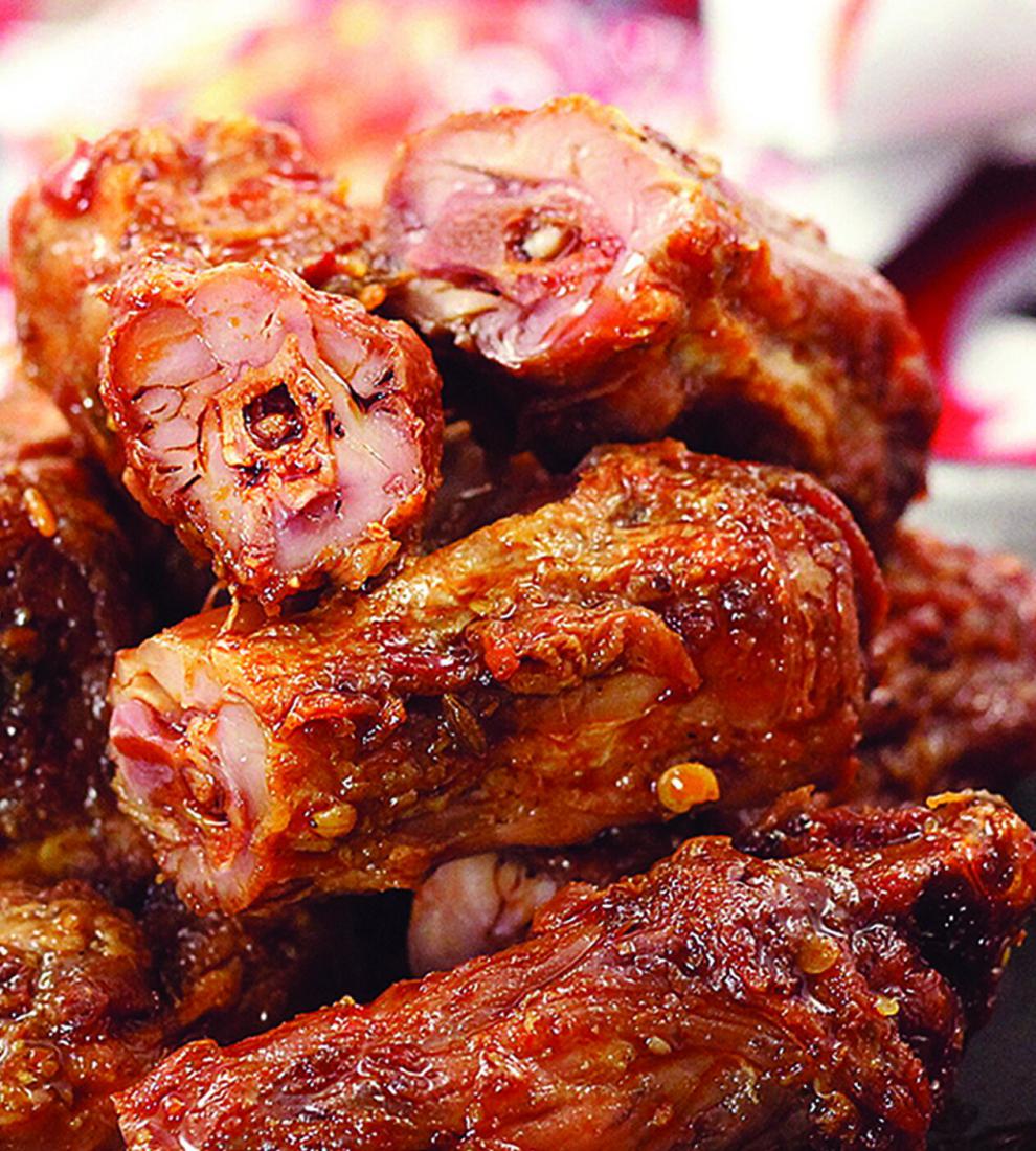 湖南特产鸭脖香辣麻辣味鸭脖子吃的变态辣小零食充饥夜宵整箱武汉 香