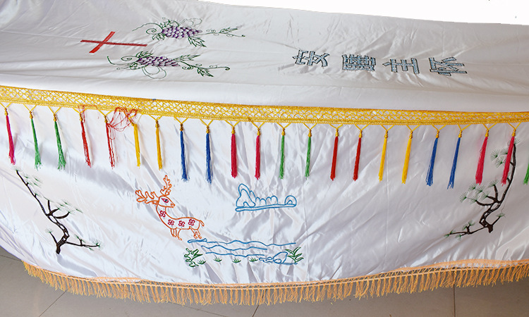 棺材罩厂家批发殡葬用品男女平绒刺绣龙凤八仙基督教寿衣棺衣棺罩平绒