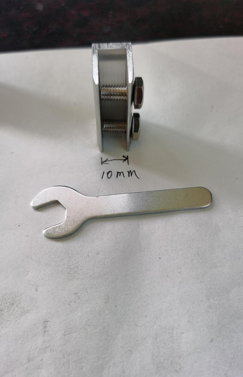 窗户卡扣限位器锁扣固定安全锁移窗推拉窗固定器儿童防坠装置 宽度8