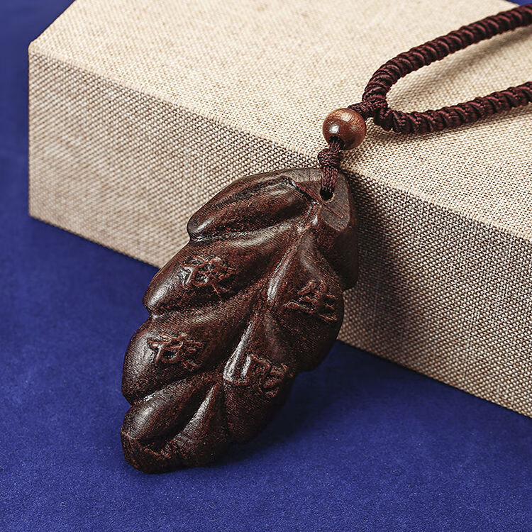 精选好礼木鱼项链吊坠手工雕刻动物款木头项链民族风文艺范复古毛衣链