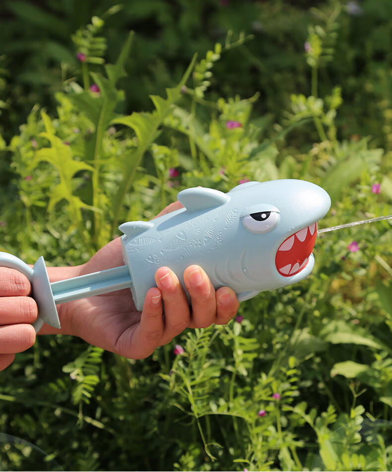 儿童水枪抽拉式喷水滋水枪游泳池戏水宝宝鲨鱼卡通小水枪洗澡玩具