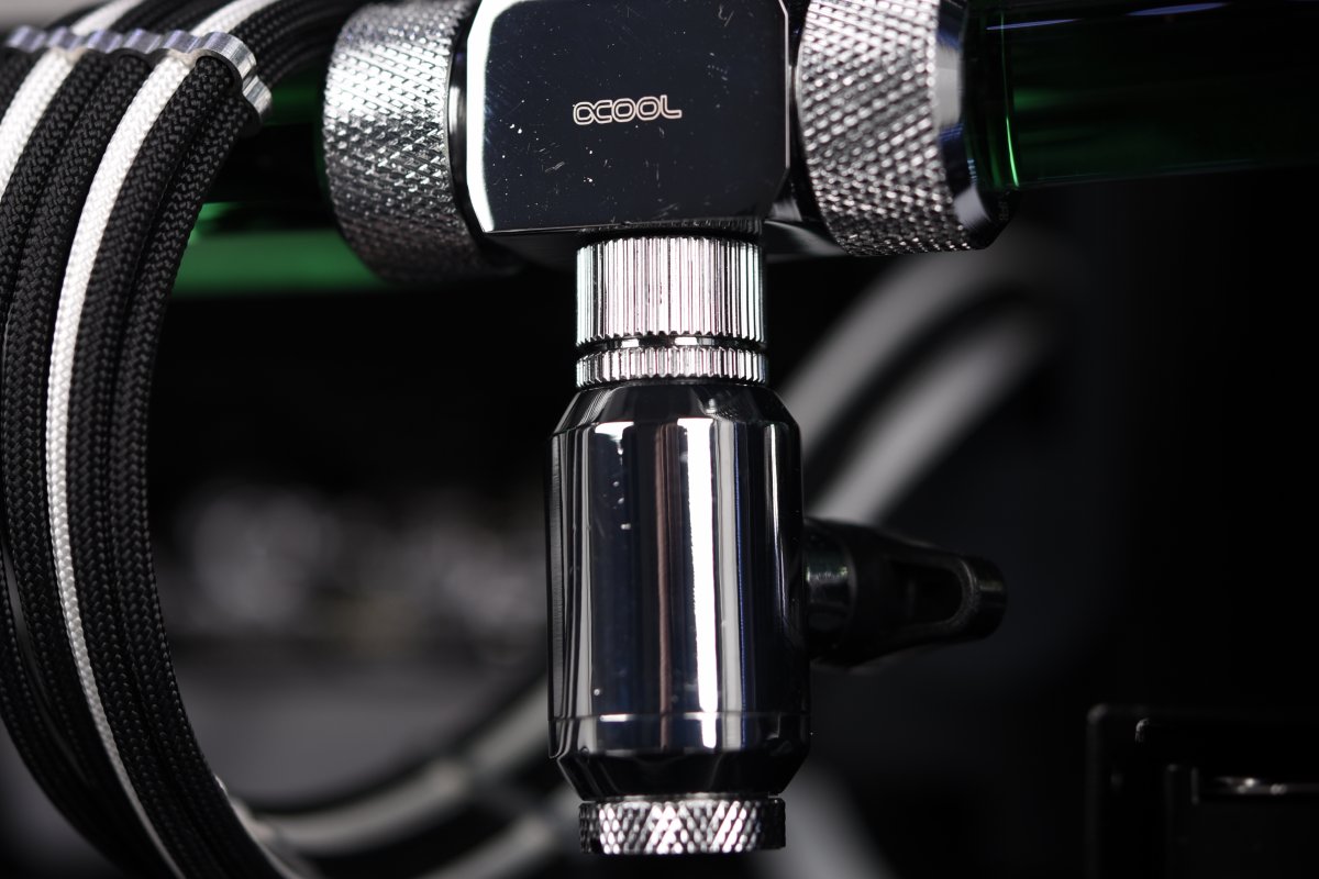 alphacool(阿尔法酷)高端 铜g1/4双内牙高流量止水球阀 排气阀 黑色