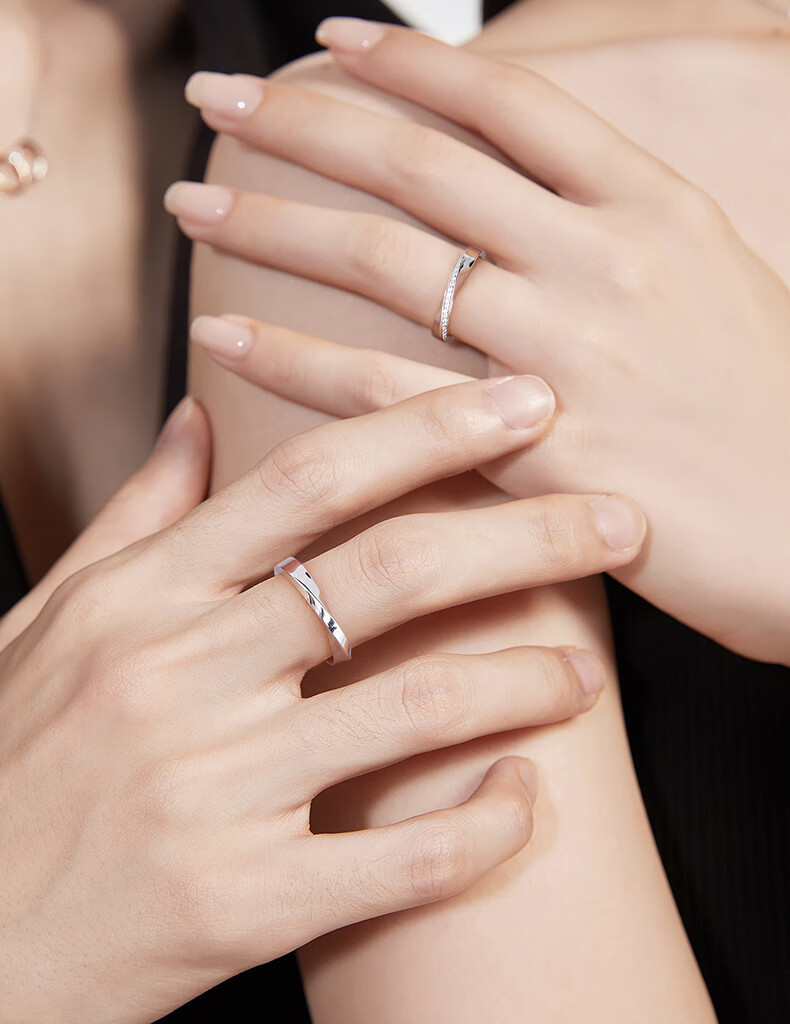 ck施华洛世奇锆【莫比乌斯系列】逆转情侣对戒银闭口戒指礼物中秋情人