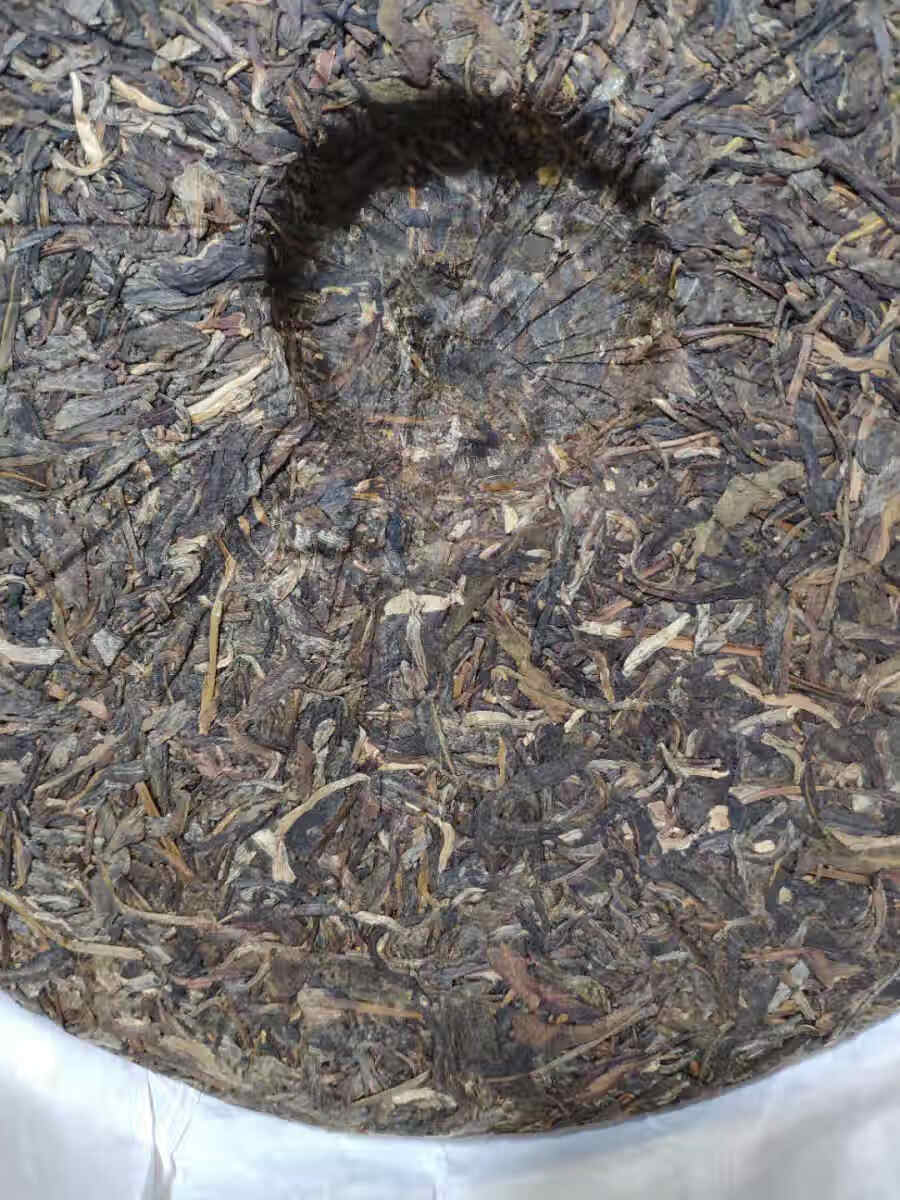 晨臻 厂家直发 3公斤 生茶 大茶饼 孔雀之乡古树茶饼 收藏礼茶 1片