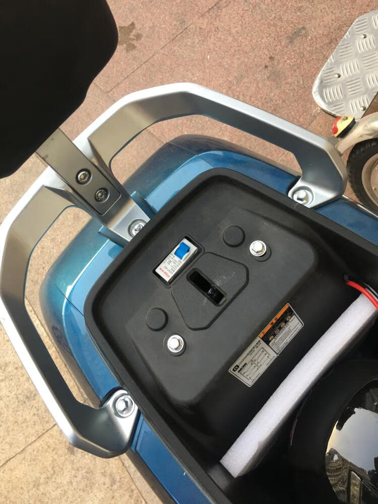 适用于雅迪电动车尾箱架装头盔尾箱后尾架yd1200dt-26b型后货架尾翼