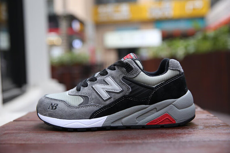 北沐晨联名心创新·百伦 会男鞋复古女鞋跑步鞋nb580新品网面透气官方