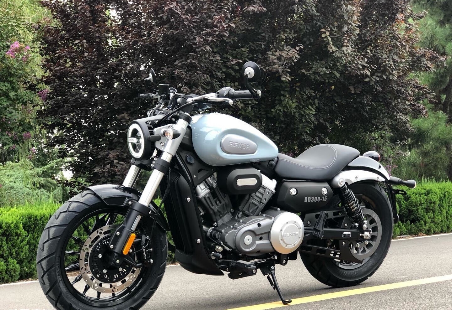 奔达金吉拉300灰石300燎lfc700复古金刚狼重型机车巡航摩托车 浅灰色