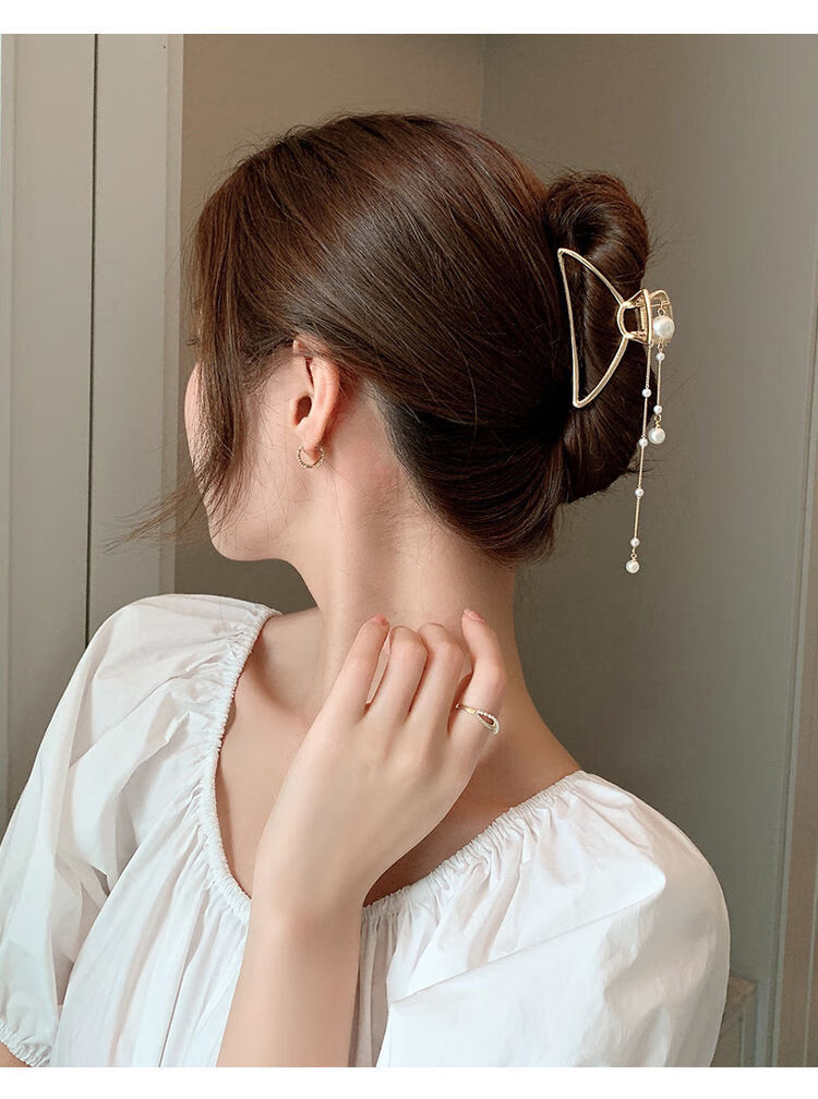 艾墨菲珍珠流苏抓夹后脑勺头发夹子头饰发夹女夏简约气质发抓鲨鱼夹