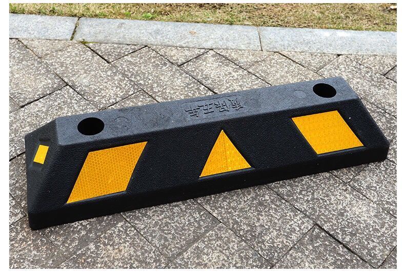 停车位挡车器车位墩橡胶实心定位器停车场车位停车位挡车器车位墩反光