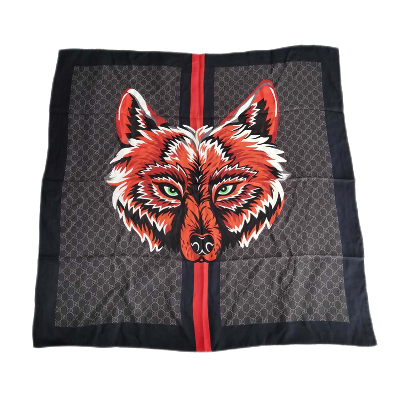 gucci古驰双g老花logo搭配帅气狼头围巾丝巾拼色9090