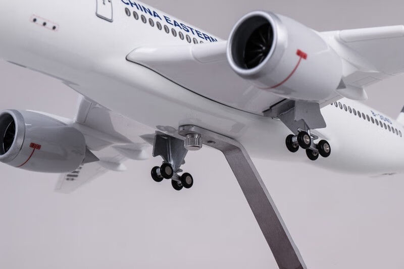 带轮子带灯东方航空东航飞机模型空客a350仿真民航客机航模20厘米合金