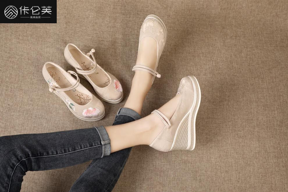 佧仑芙轻奢品牌坡跟鞋中青年女士古风改良汉服鞋圆头中跟休闲鞋复古
