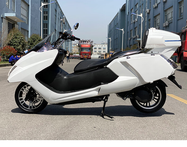 马杰斯t2大绵羊旅行车巡洋舰大踏板燃油国四电喷摩托车整车可上牌黑色