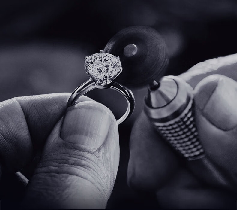 星眸珠宝 克拉钻戒gia南非钻戒女18k金显钻真钻经典四爪扭臂牛头钻石