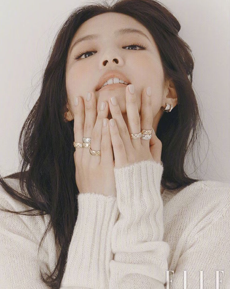 针织薄款开衫jennie金智妮rose朴彩英同款空调衫白色短款上衣外套白色