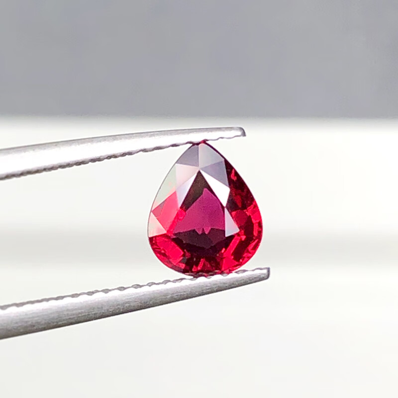 米莱珠宝126克拉梨形无烧鸽血红红宝石天然裸石定制配grs证书126ct