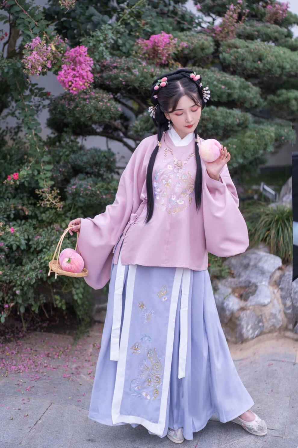 艾诺黛原创小桃冰茶明制汉服女学生成人圆领大襟女琵琶袖刺绣褶裙秋冬